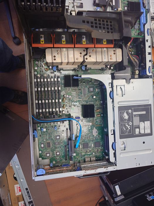 Server Dell PowerEdge 2950 R4