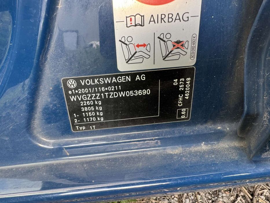 Фолксваген Туран 2.0 тди 2014год