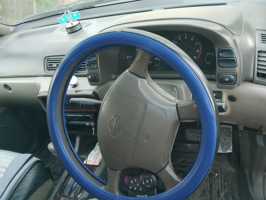 Продам Ниссан прайри