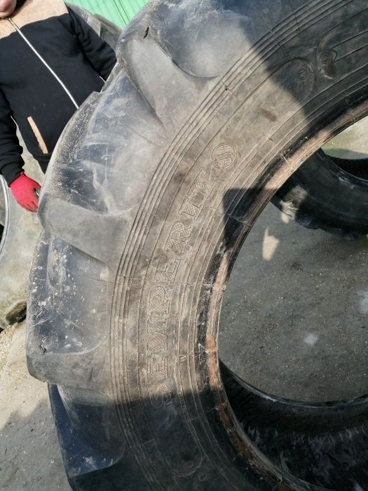 Anvelopa 12.4 R24