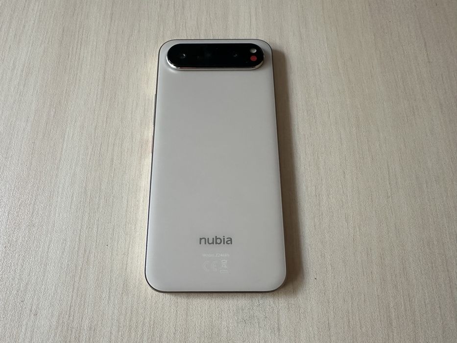 ZTE nubia Air 256/8+12GB