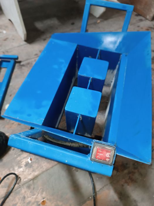Станок для шлакоблока, сплиттерного блока.