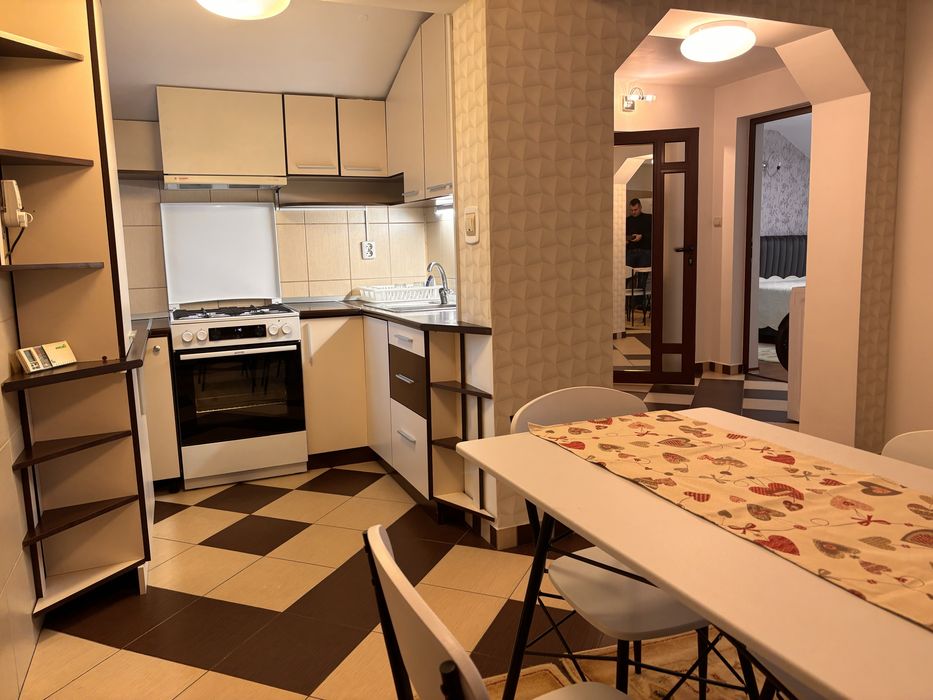 Inchiriez apartament 2 camere, zona Pizzeria Alila