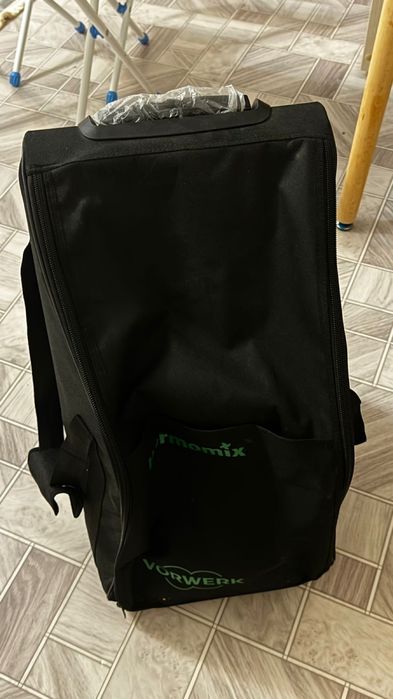 ТМ 6 вместе чемоданом продается !