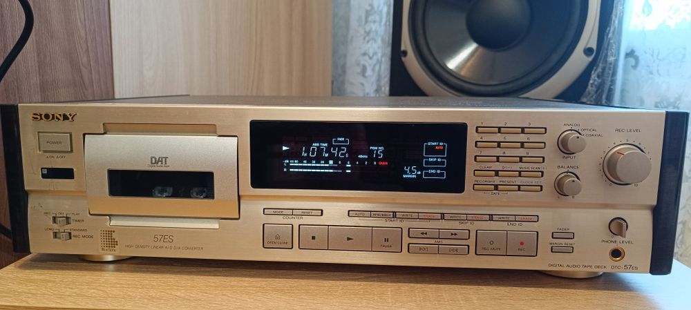 Продам DAT Sony 75 ES
