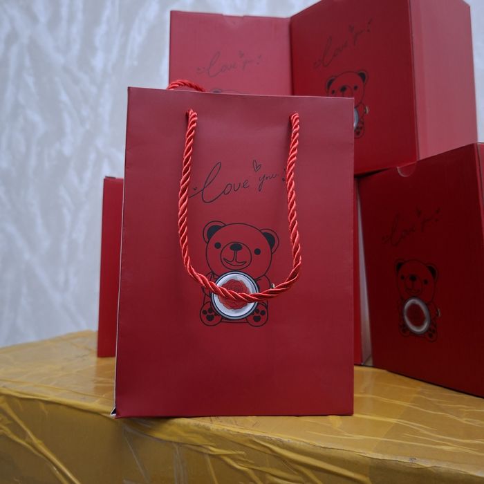 8 mart qizlar uchun sovg'a ayiqcha