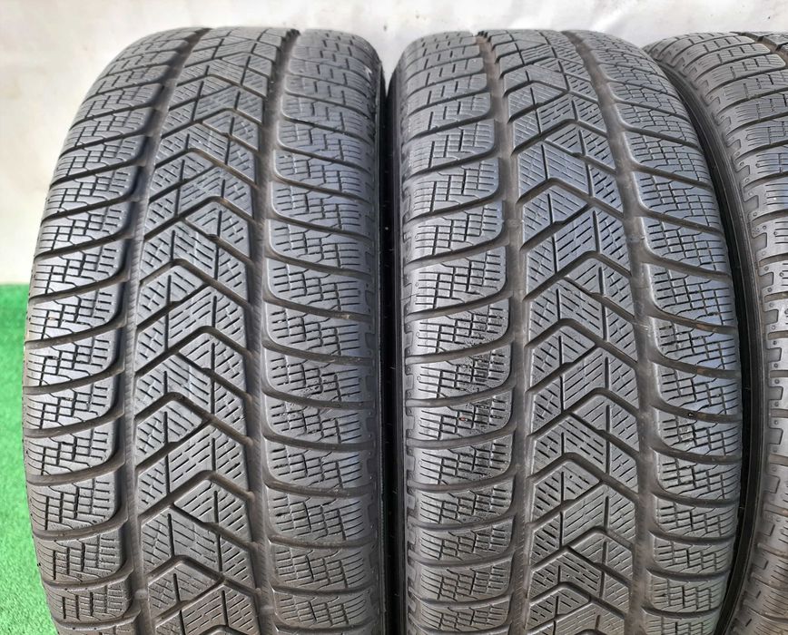 4бр. 235/60/18 PIRELLI Scorpion - зимни