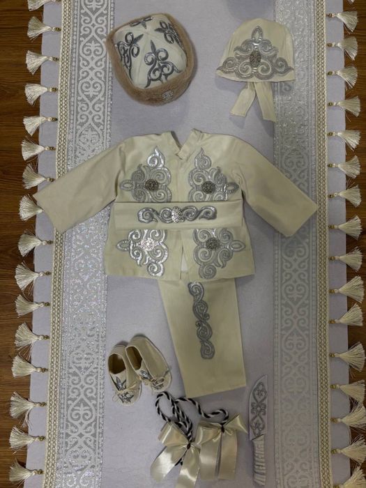 Прокат наряд на ТУСАУКЕСЕР