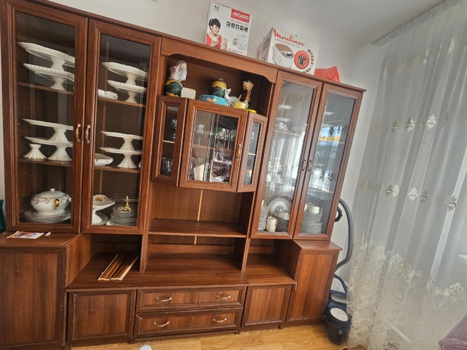 Продам сервант в хорошем состоянии 80000тг