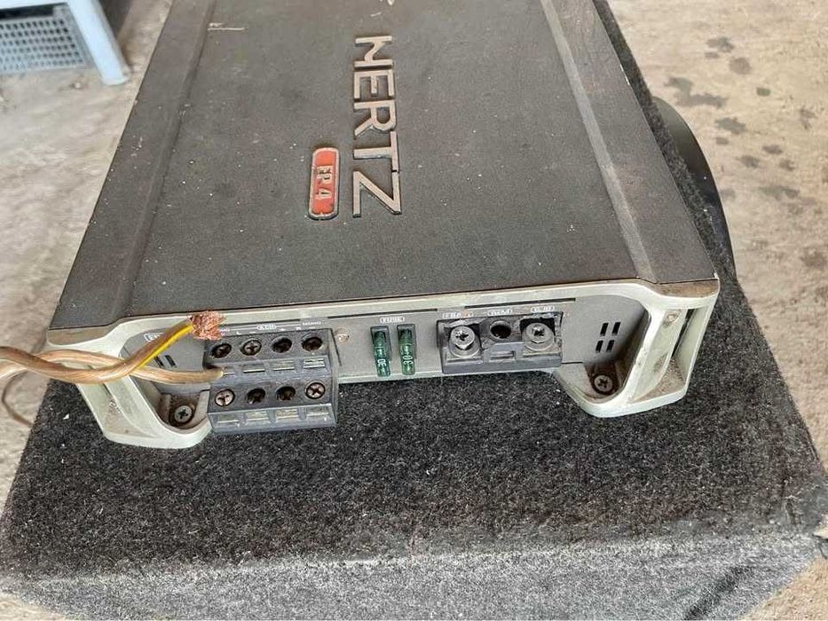 Subwoofer Pionier 1000W cu amplificator Hertz EP 4