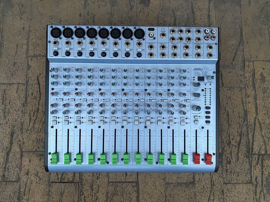 Alesis Multimix 16 USB ( voce / instrumente muzicale )