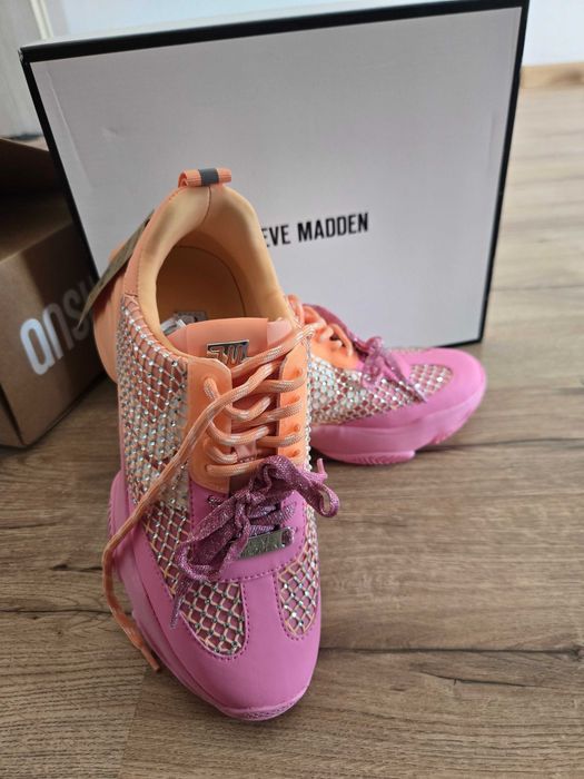 Сникърси  Steve Madden