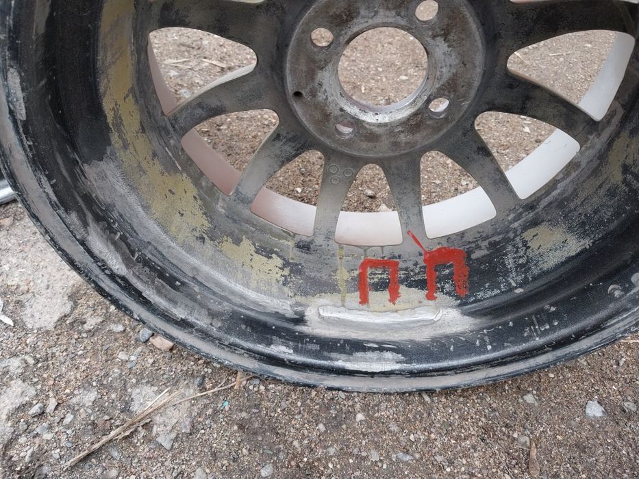 Диски R15 на Гольф 3. Два внутри вареные.