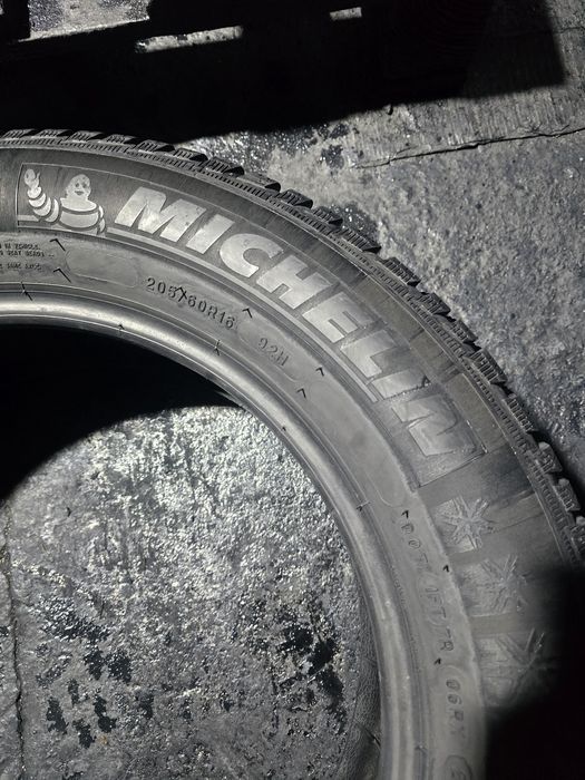 Anvelope 205/60 R16 MICHELIN de iarna 2024