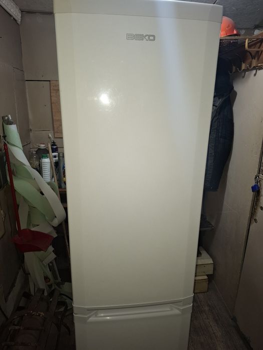 Продаётся холодильник веко хороший состоянии