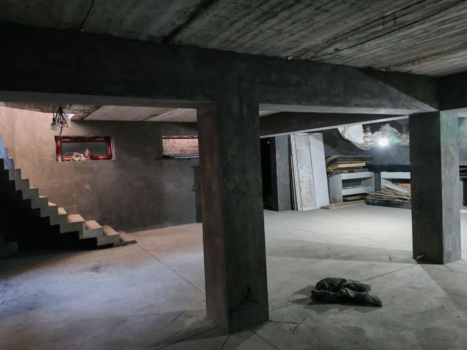 Er narhida, uzimmiki,Sabzavot mahallada hovli sotiladi.9 sotih,