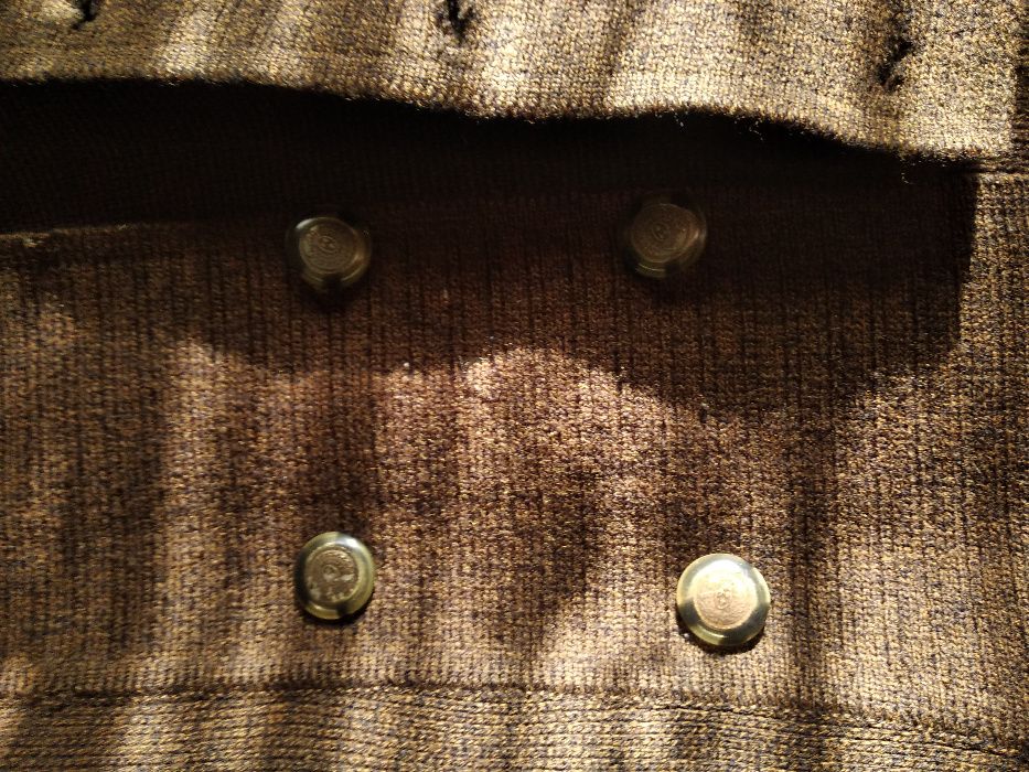 Дебели блузи и жилетки