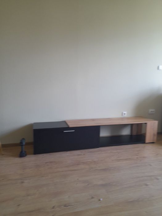 Тв шкаф-черен и дърво