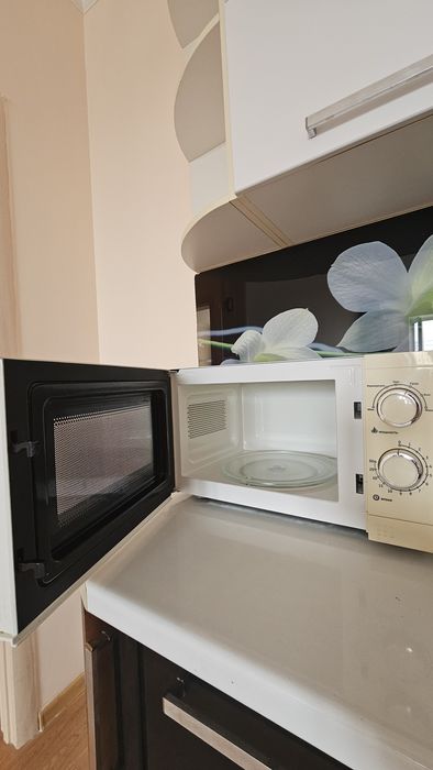 Продам микроволновую печь