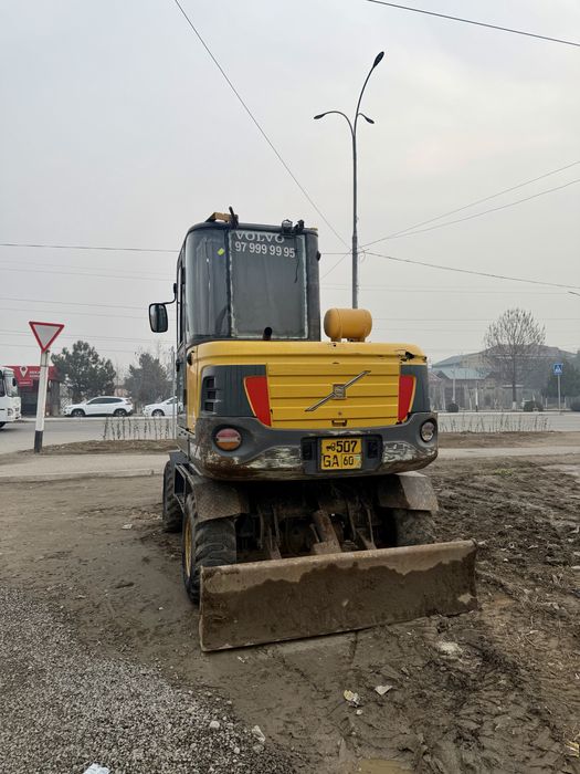 Volvo mini ekskavator sotladi