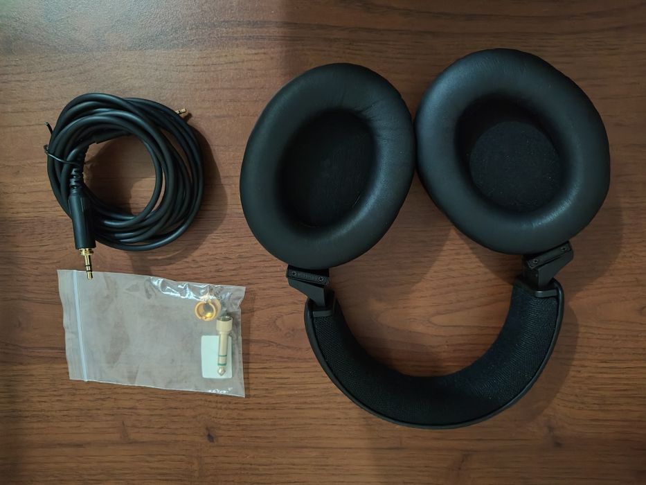 Студийные наушники SHURE SRH440A