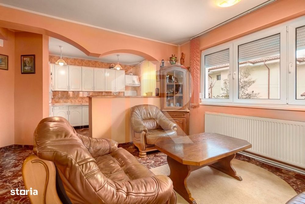 Casa spatioasa cu vedere la Lacul Grivita | 5 dormitoare | teren 793 m