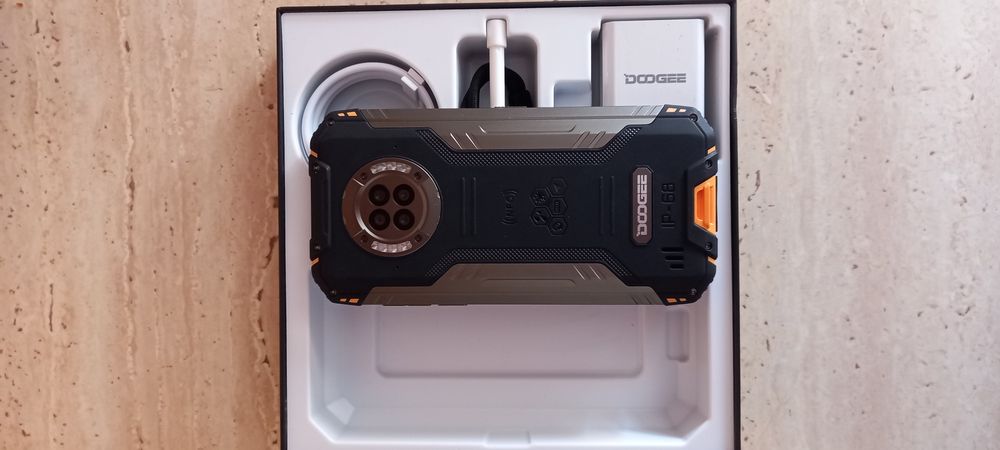 Doogee  s96 pro NOU  android 10,dual sim,128 rop, 8GB RAM