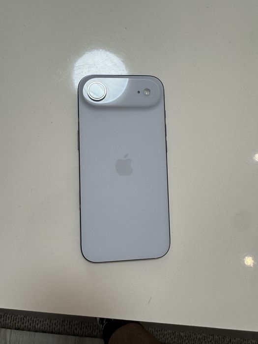 Iphone 17 Air 256GB natural white заключен.