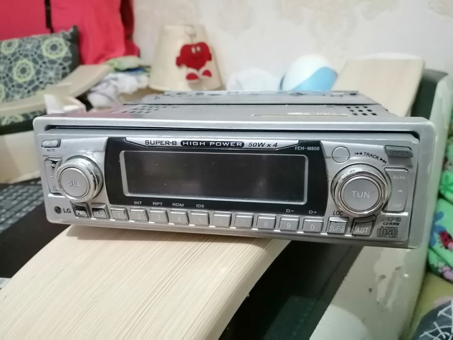 Продам автомагнитоллу LG