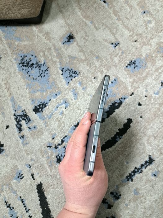 Samsung Z Fold4 xotirasi 8/256GB