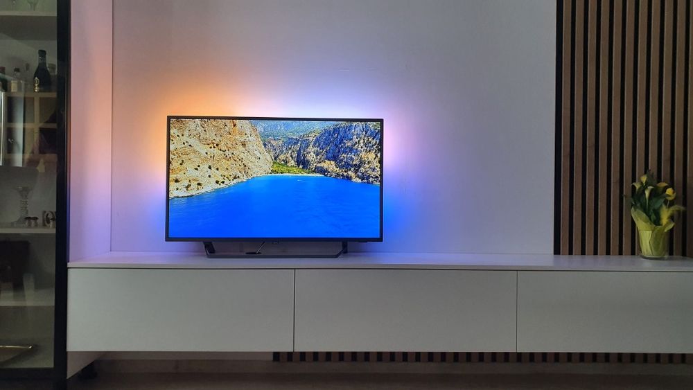 Vând TV Philips 43PUS7303/12 – 4K UHD, Ambilight, Android TV

Se vinde televizor Philips 43PUS7303/12, diagonală 108 cm (43”), în stare foarte bună, p