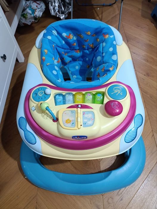 Продам ходунки Chicco