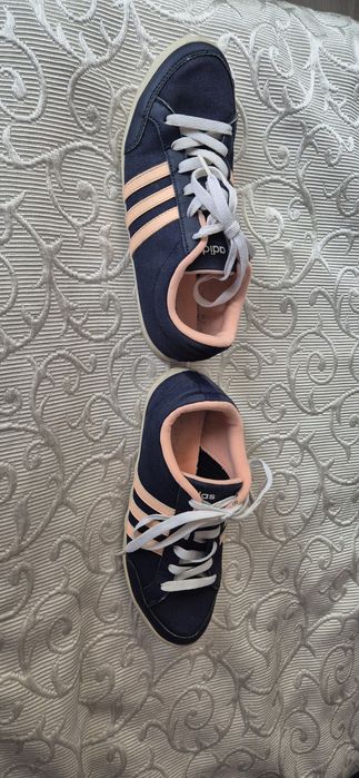 Оригинални дамски маратонки Adidas 38 номер