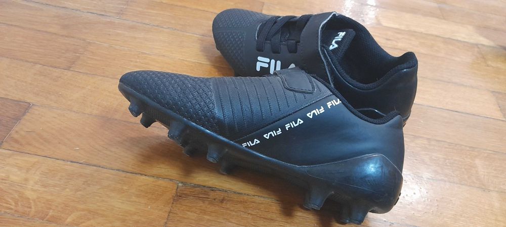 Футболни Бутонки FILA