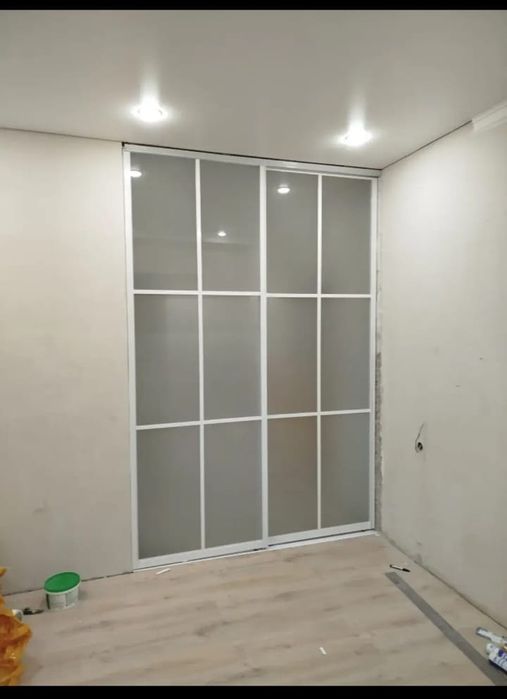 Душ, лофт, перила, зеркала