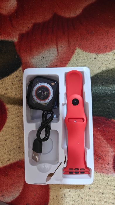 Ceas smartwatch