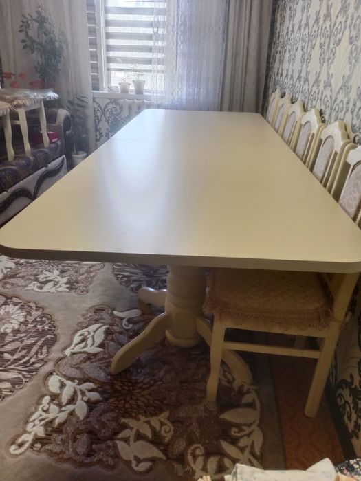 Продаётся стол………