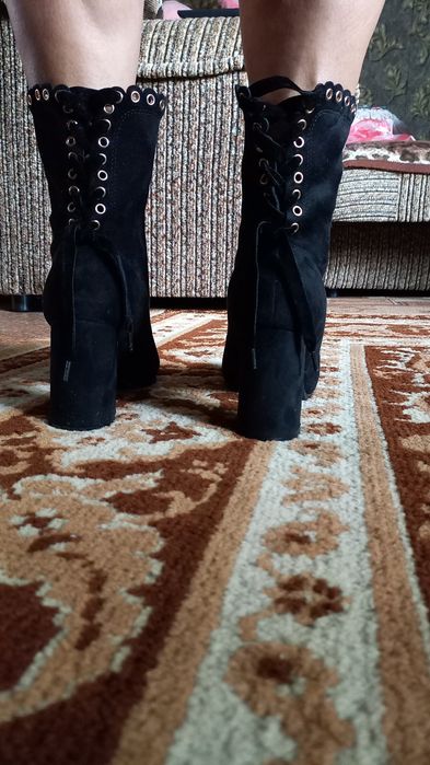 Продам красивые полусапожки