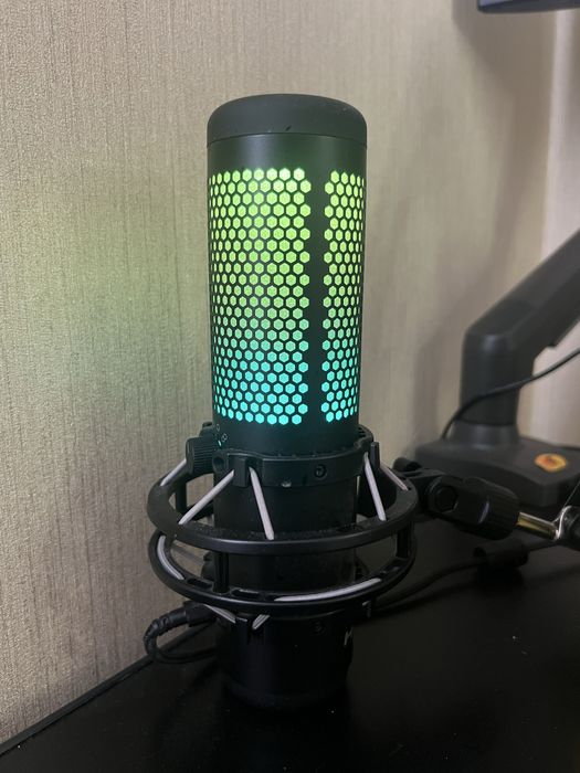 Микрофон HyperX Quadcast S