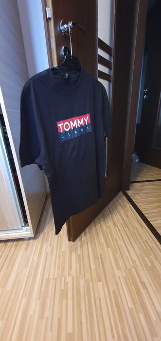Vand tricou Tommy Hilfiger