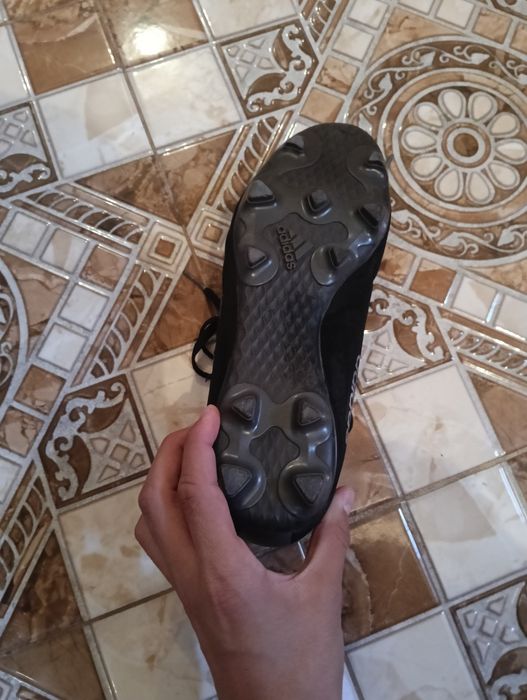 Vand ghete adidas mai multe detalii in pv