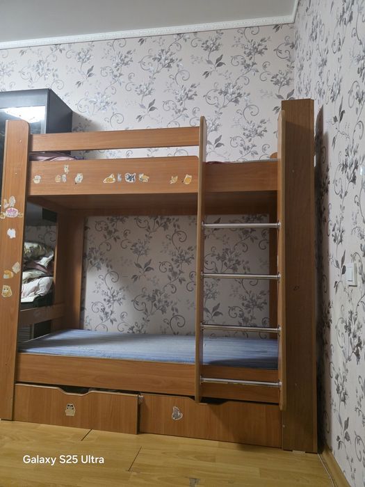 Двухъярусная кровать