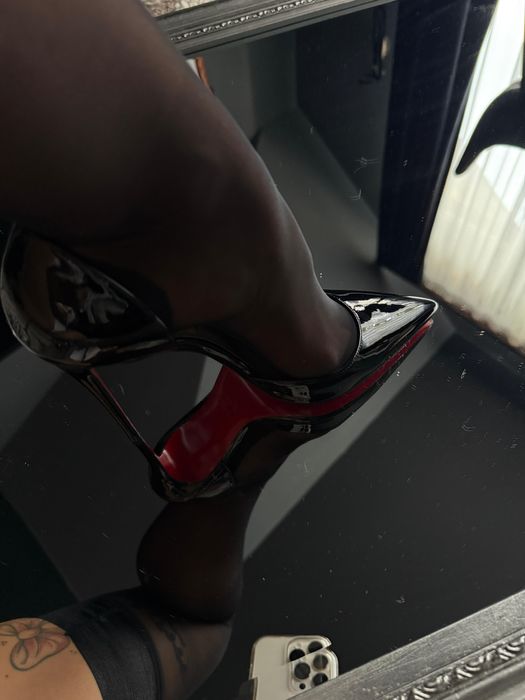 Pantofi cu toc Louboutin C. Model Iriza100