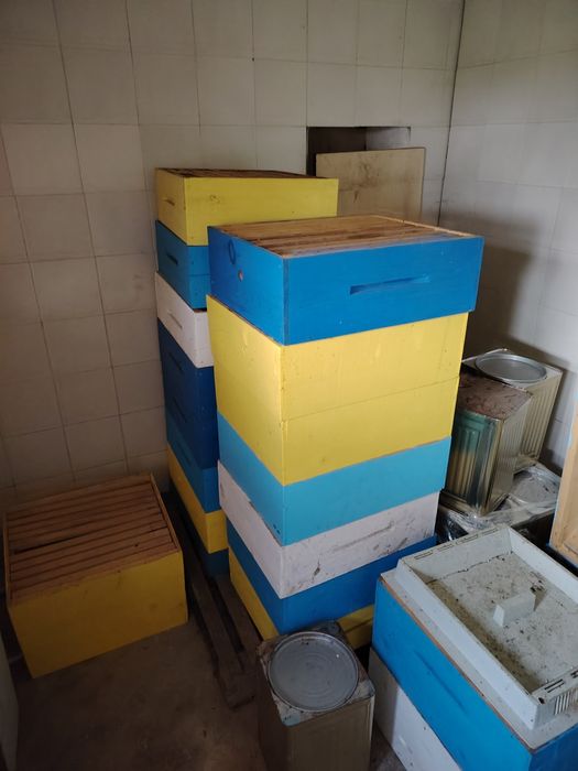 Продавам пчеларски инвентар