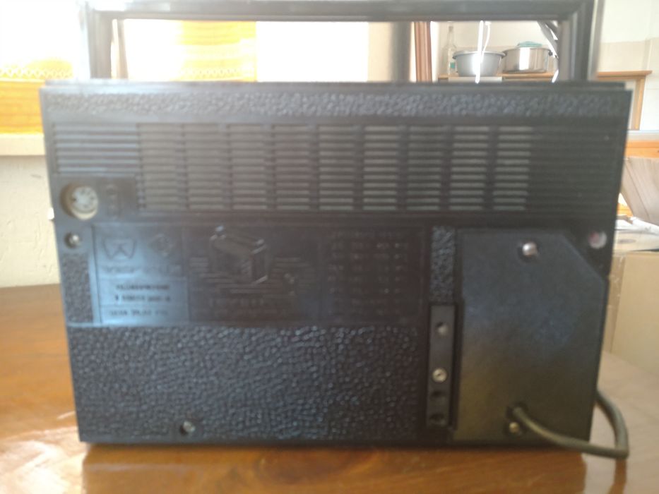 Радио VEF 202 с добавен УКВ/FM обхват