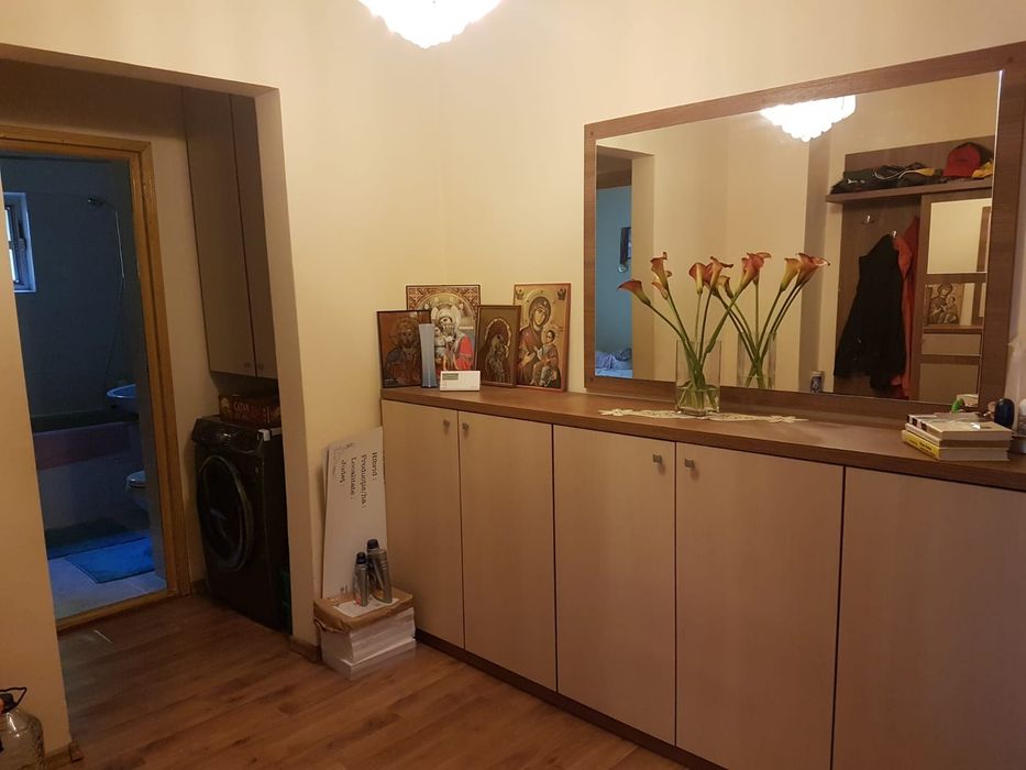 Închiriez apartament
