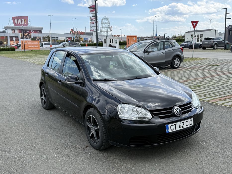 Volkswagen Golf 5•2005•1.6i•6+1 trepte•1999euro