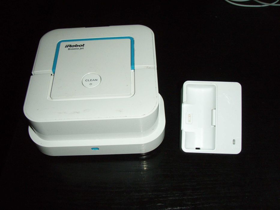 iRobot Braava Jet 240 defect, se vinde pe componenta