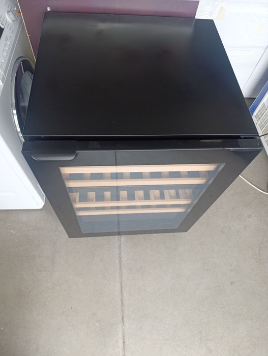 Витрина за вино  WINE COOLER
