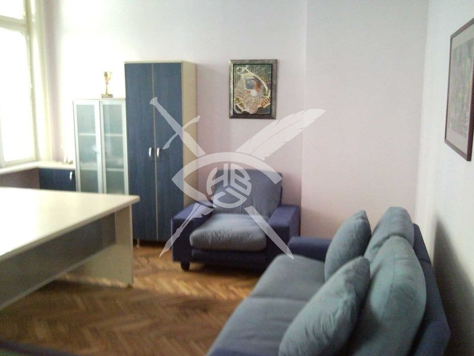 Продава се Тристаен апартамент в София, Център - 120 кв.м за 3750 €/кв.м - Снимка #2